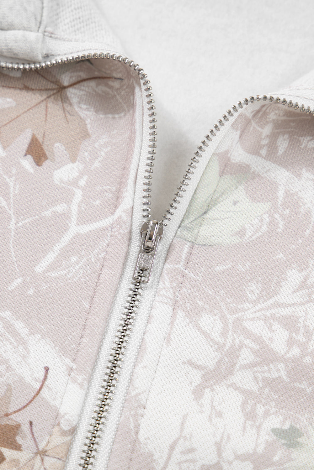 Gray Camo Leaves Patchwork Zipped Collar Pullover Plus Size Sweatshirt